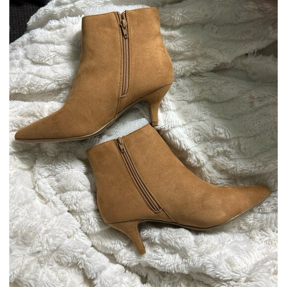 NEW Journee Collection Isobel Women's Size 8.5 Tan Faux Suede Ankle Boots - Picture 5 of 9